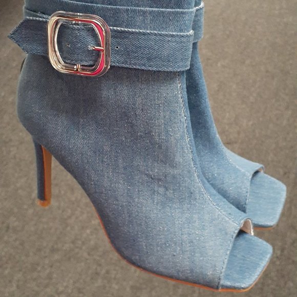 Boot high heels - Picture 1 of 3